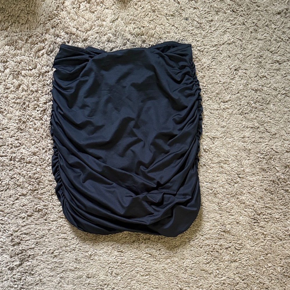 Elegant Black Ruched Skirt